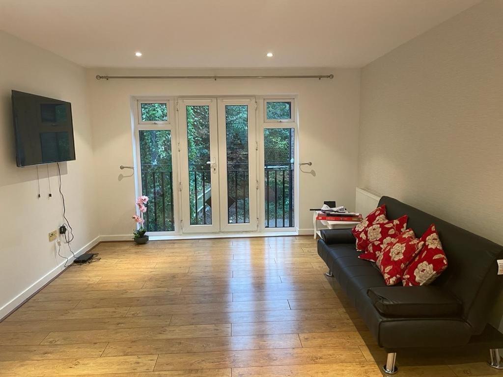 Luxurious & Cosy Apartment In Surrey Weybridge Εξωτερικό φωτογραφία